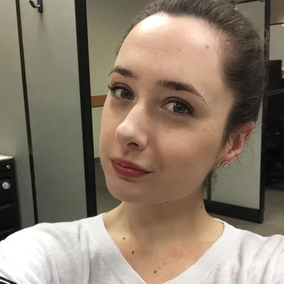 Meet your Posher, Monica - Picture 1 of 1